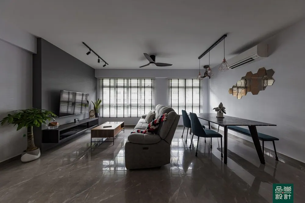 Living room in GreenVerge @ Tampines 5-room — interior by Noble Interior Design