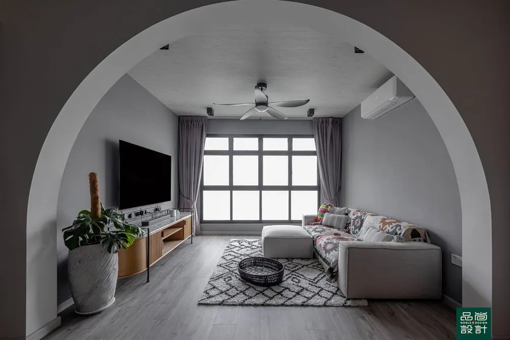 Living room in Waterfront II @ Northshore 4-room — interior by Noble Interior Design