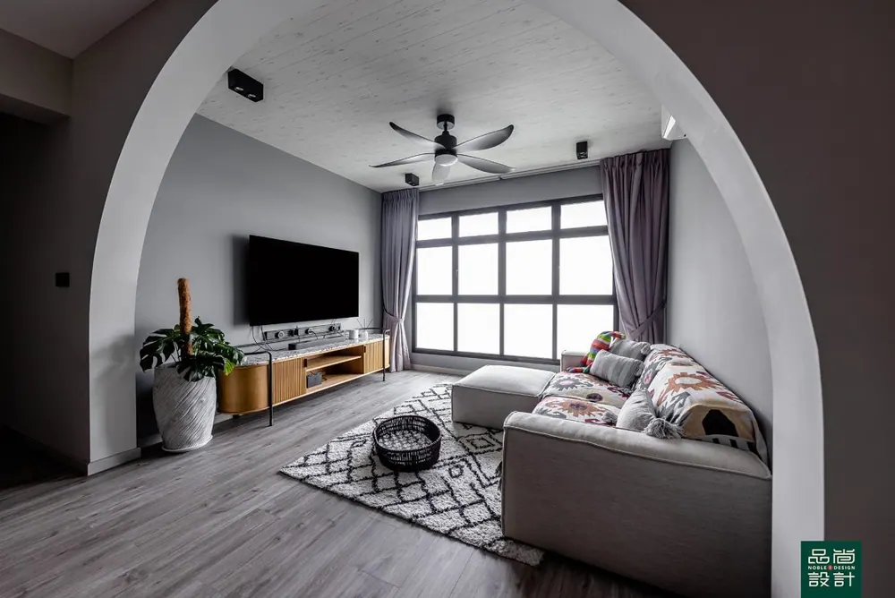 Living room in Waterfront II @ Northshore 4-room — interior by Noble Interior Design