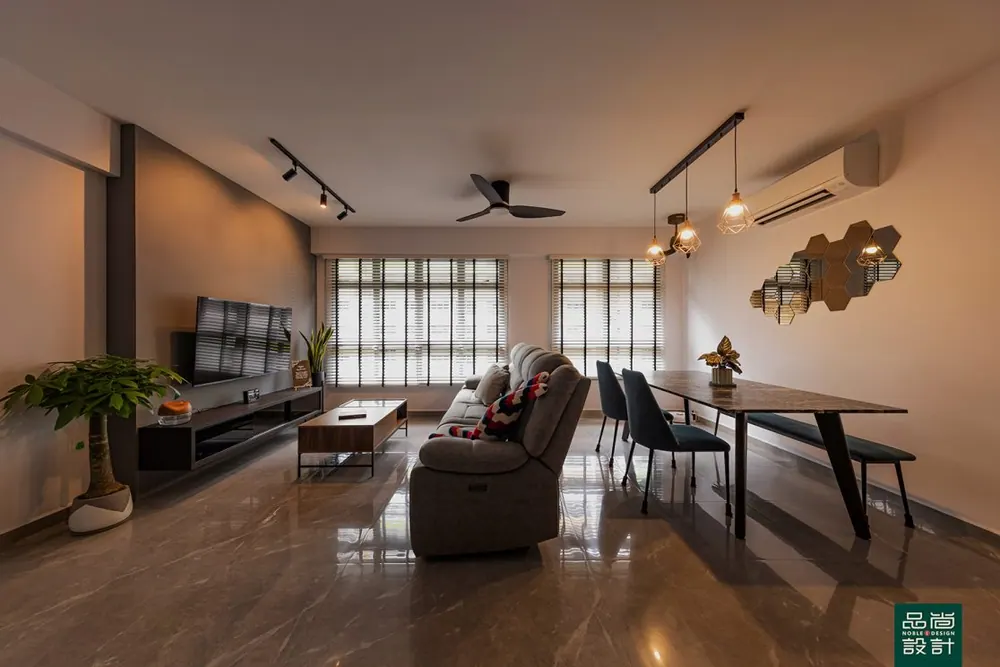 Living room in GreenVerge @ Tampines 5-room — interior by Noble Interior Design