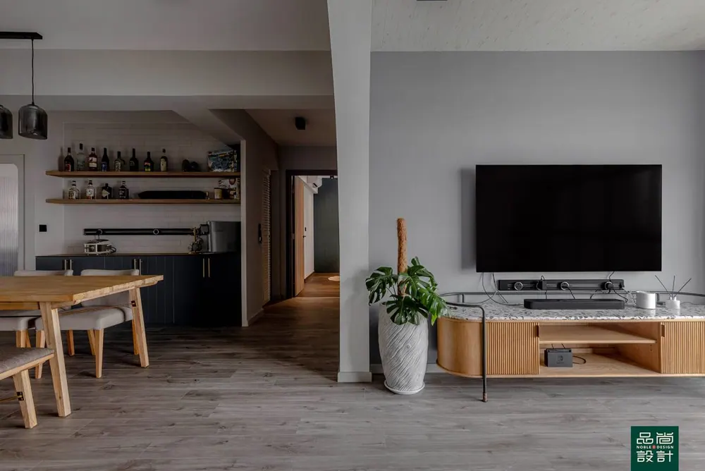 Living room in Waterfront II @ Northshore 4-room — interior by Noble Interior Design