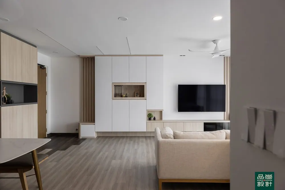 Living room in Punggol Edgedale Plains 5-room — interior by Noble Interior Design