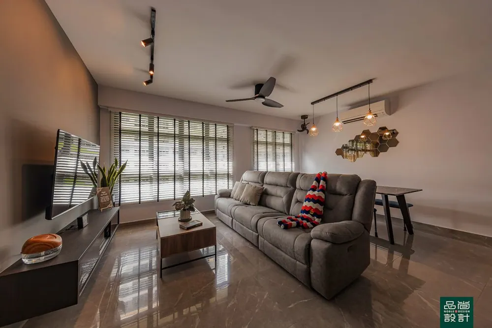 Living room in GreenVerge @ Tampines 5-room — interior by Noble Interior Design