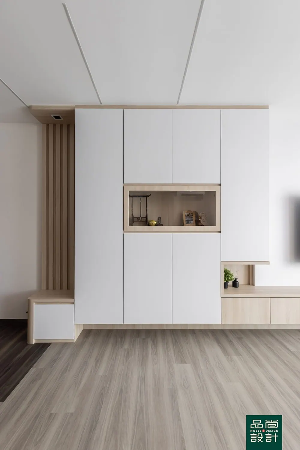 Entrance in Punggol Edgedale Plains 5-room — interior by Noble Interior Design