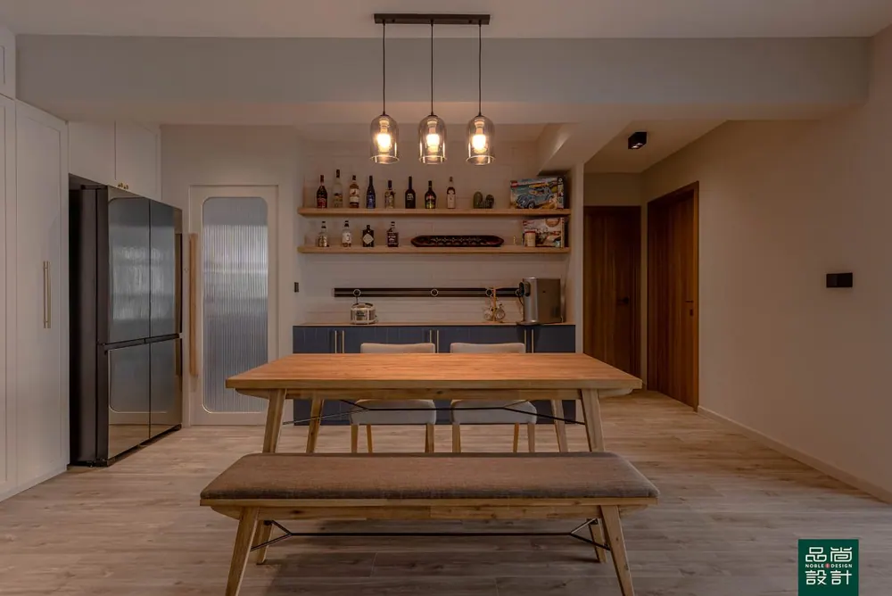 Dining area in Waterfront II @ Northshore 4-room — interior by Noble Interior Design