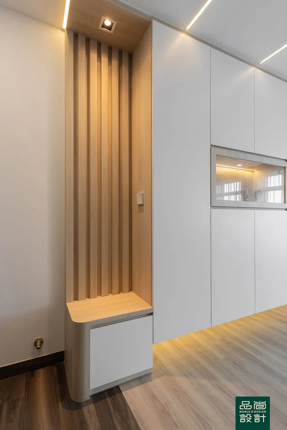 Entrance in Punggol Edgedale Plains 5-room — interior by Noble Interior Design