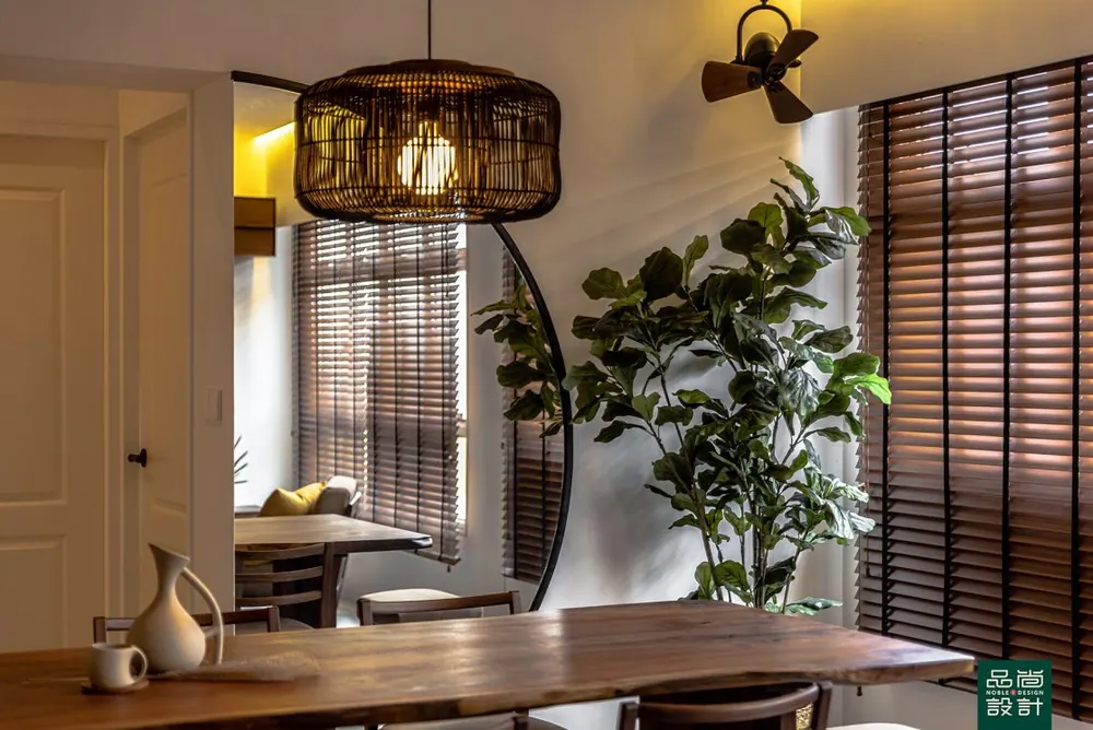 Dining area in GreenVerge @ Tampines 4-room — interior by Noble Interior Design