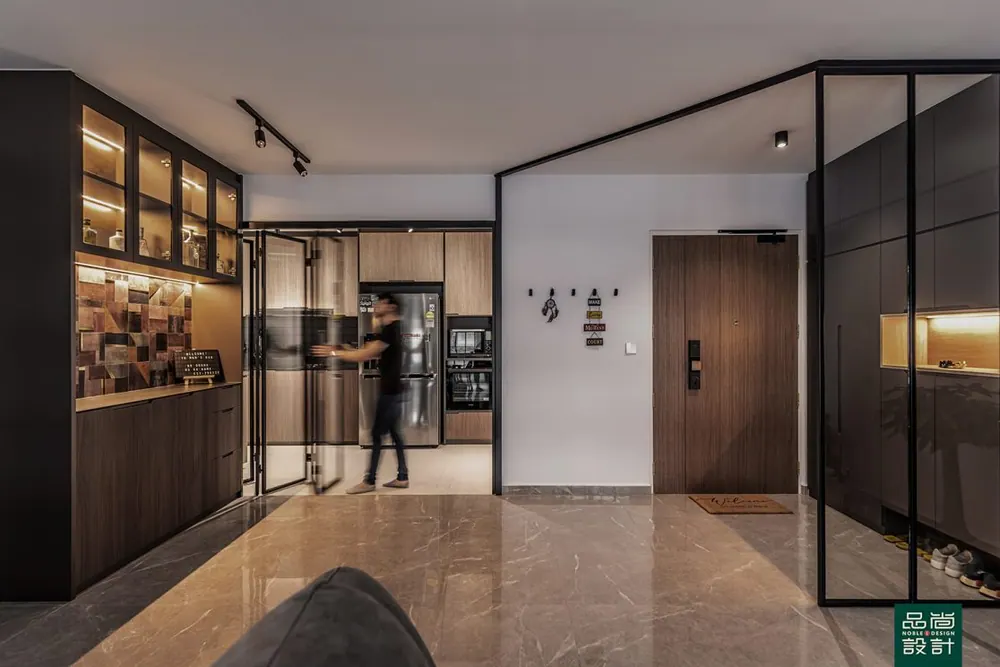 Entrance in GreenVerge @ Tampines 5-room — interior by Noble Interior Design