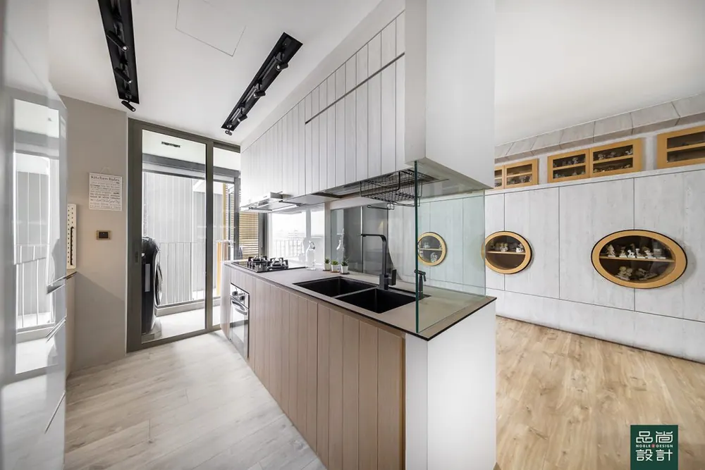 Kitchen in Sol Acres 3&FlexRoom — interior by Noble Interior Design