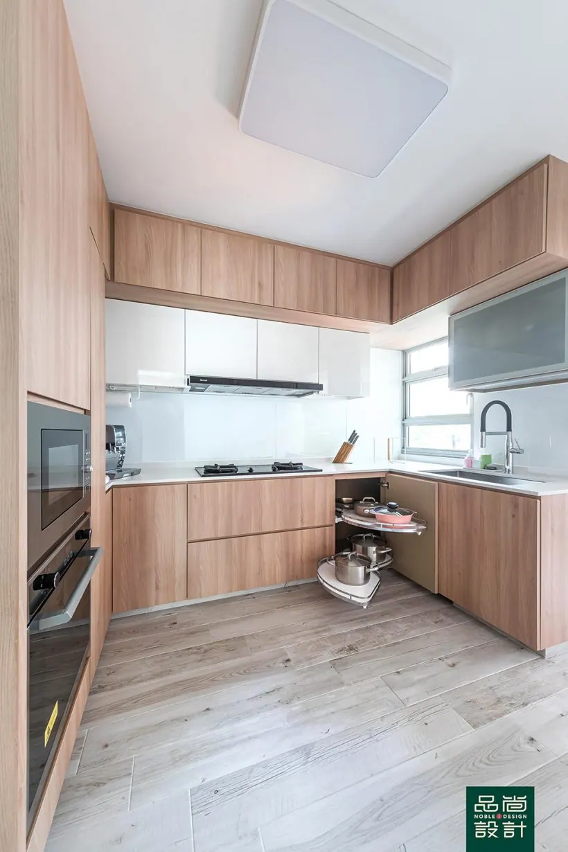 Kitchen in Teck Ghee Vista @ AMK 4-room — interior by Noble Interior Design