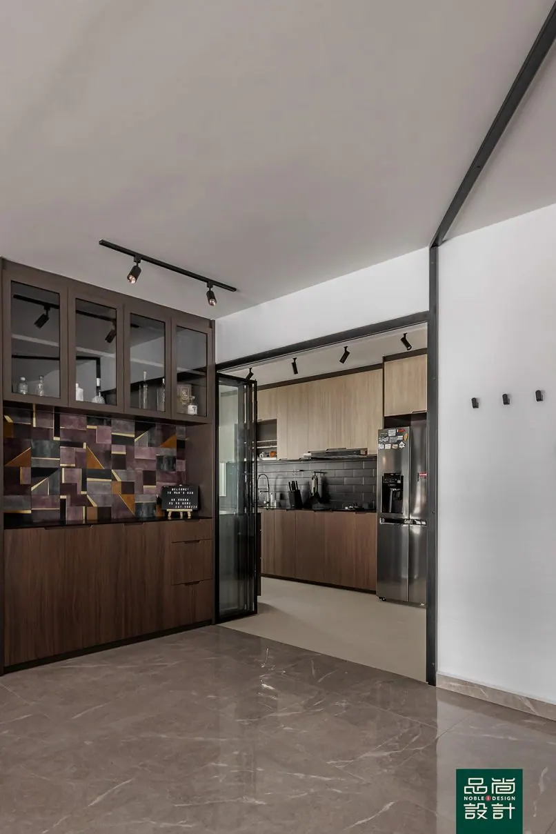 Entrance in GreenVerge @ Tampines 5-room — interior by Noble Interior Design