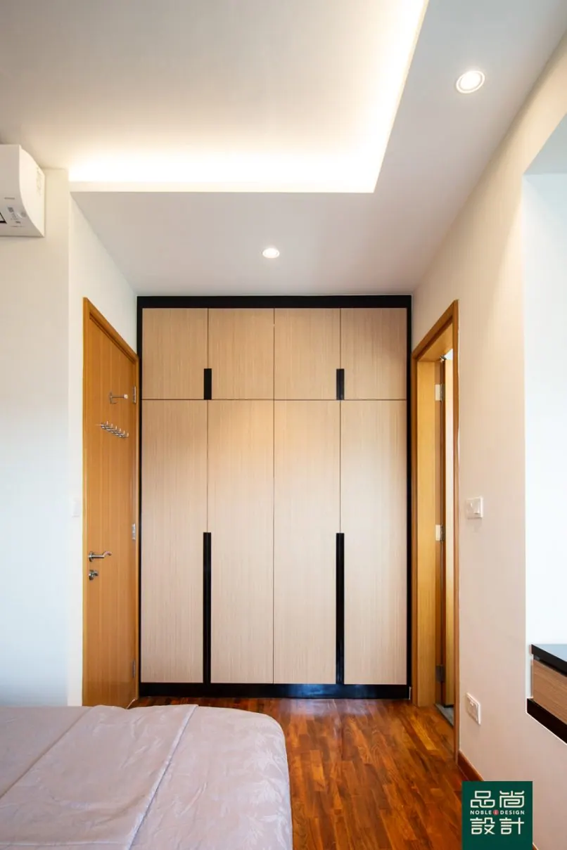 Wardrobe in Kovan Melody 2 Bedroom — interior by Noble Interior Design