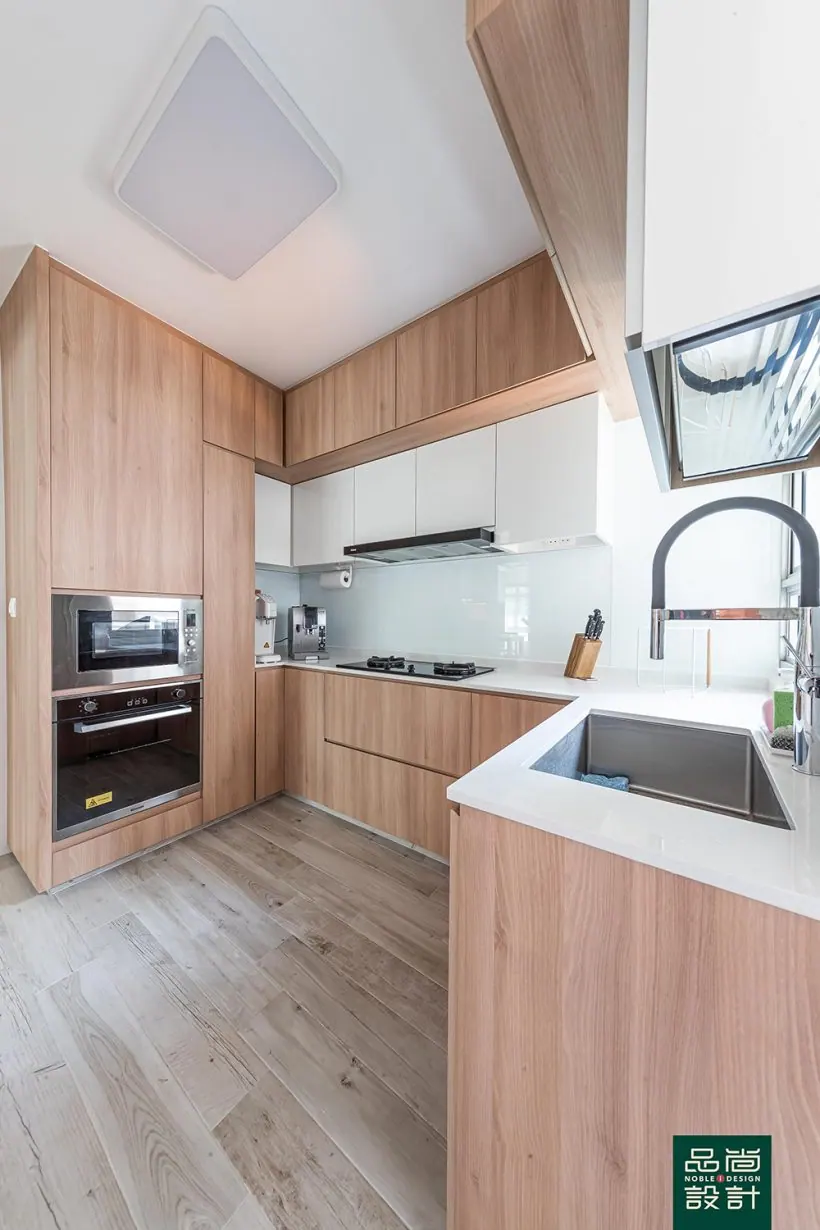 Kitchen in Teck Ghee Vista @ AMK 4-room — interior by Noble Interior Design