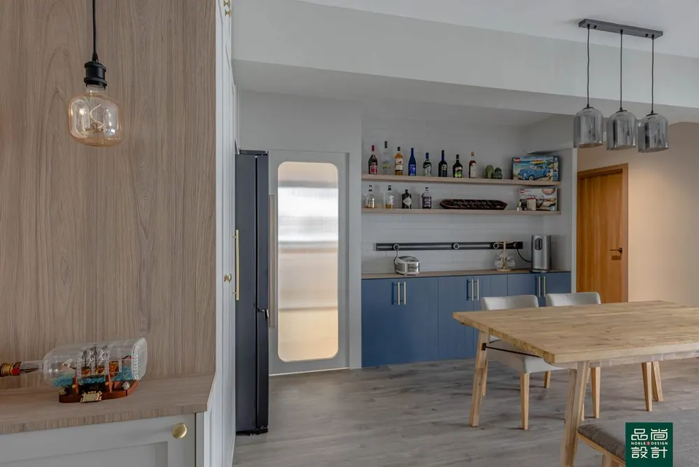 Dining area in Waterfront II @ Northshore 4-room — interior by Noble Interior Design