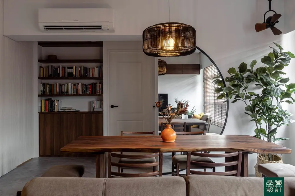Dining area in GreenVerge @ Tampines 4-room — interior by Noble Interior Design