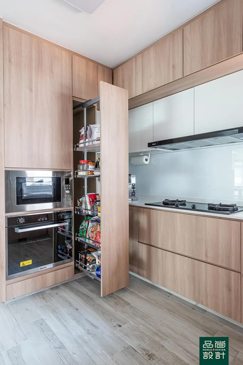 Kitchen in Teck Ghee Vista @ AMK 4-room — interior by Noble Interior Design
