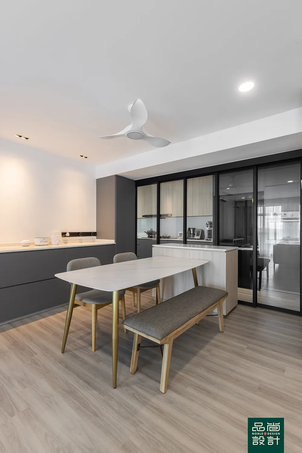 Dining area in Punggol Edgedale Plains 5-room — interior by Noble Interior Design