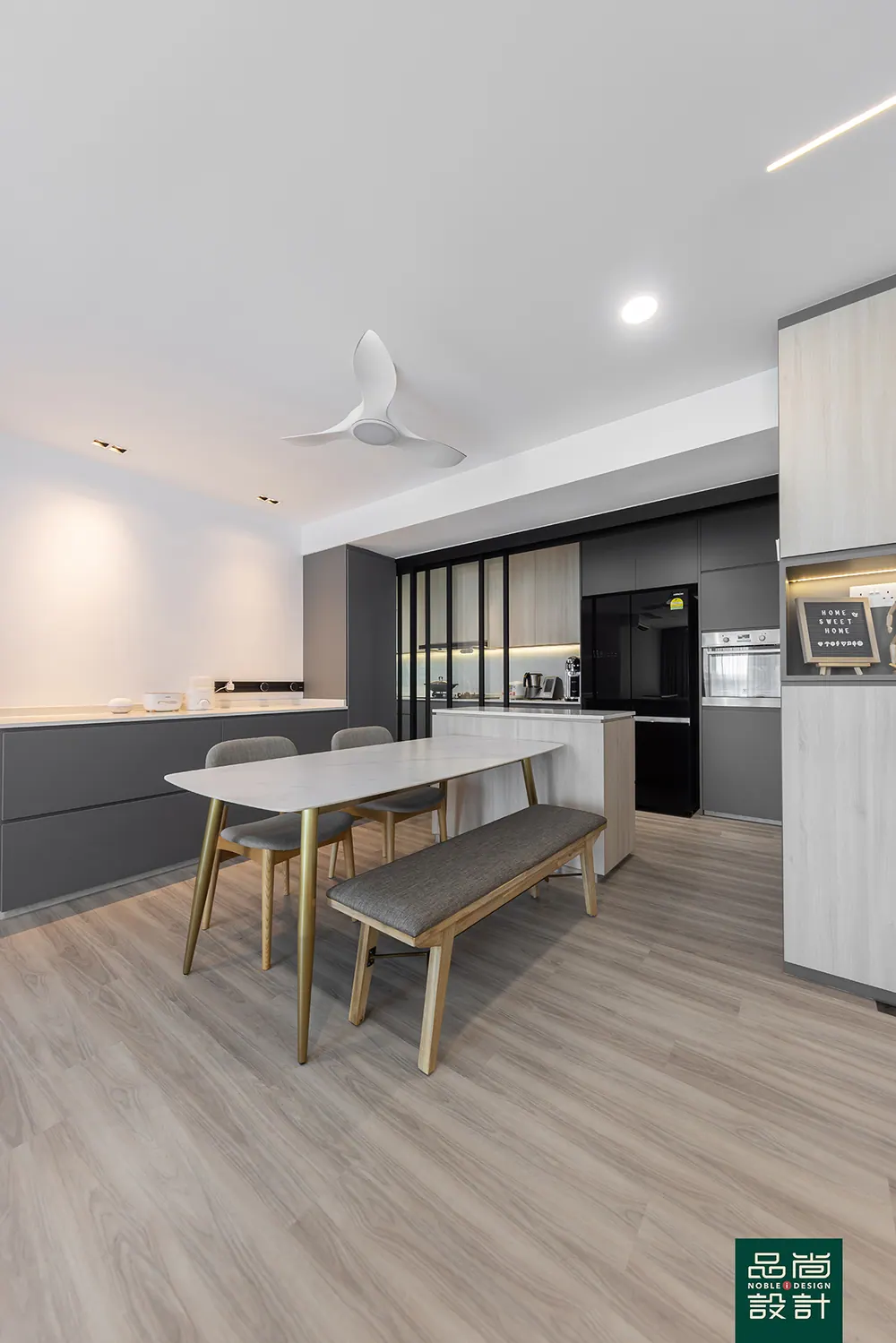 Dining area in Punggol Edgedale Plains 5-room — interior by Noble Interior Design
