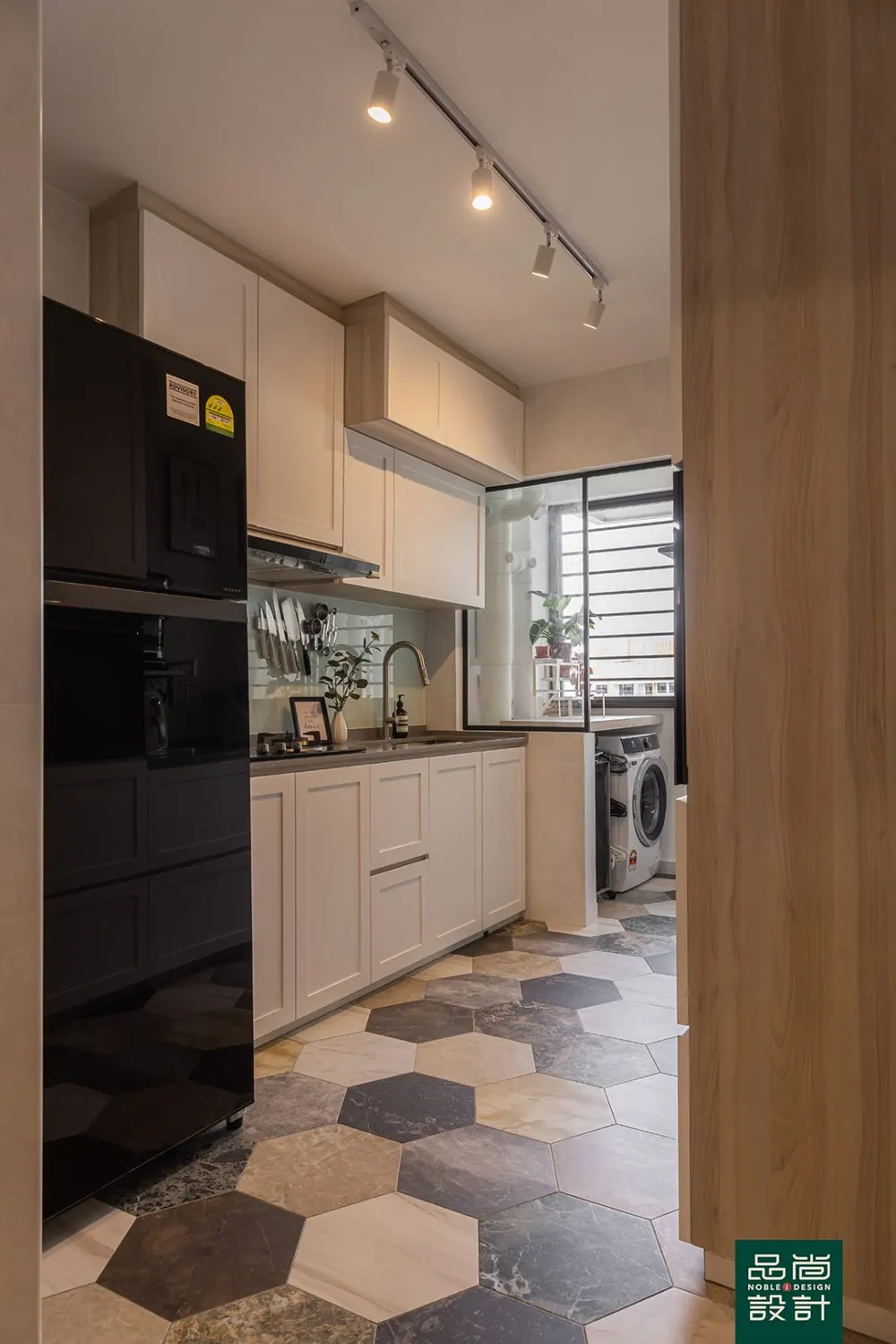 Kitchen in Fernvale Rivergrove 4-room — interior by Noble Interior Design