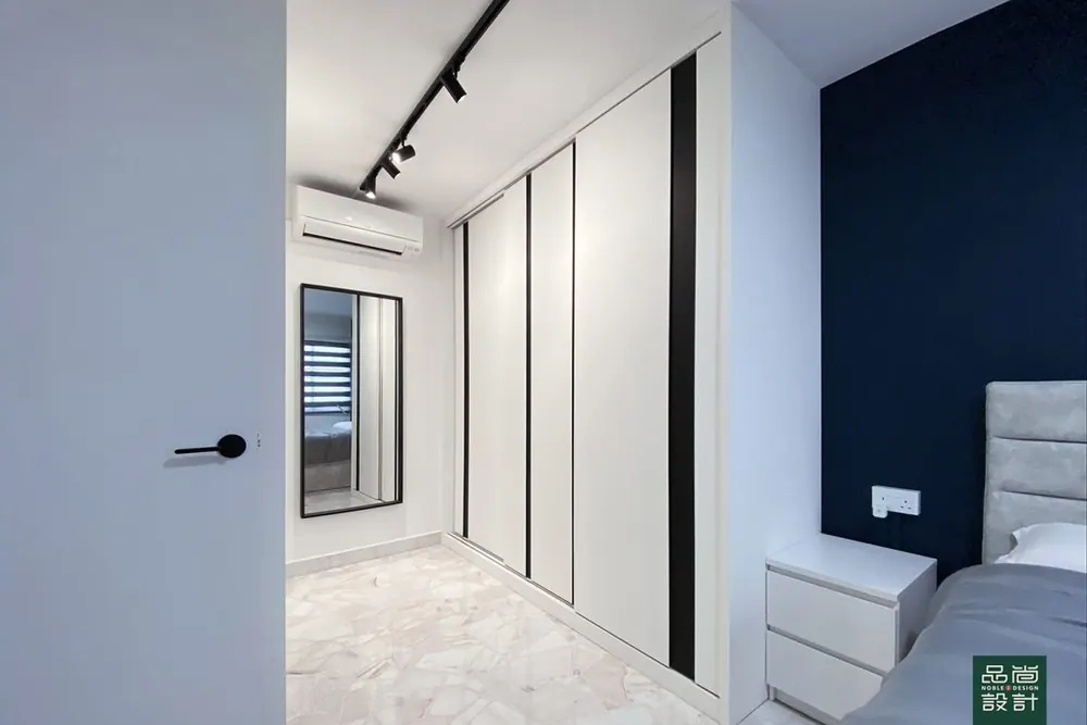 Wardrobe in Yishun Gardens 3-room — interior by Noble Interior Design