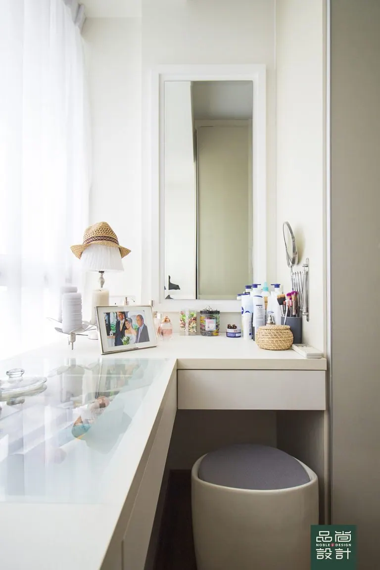 Pavilion 11 3 Bedroom — interior by Noble Interior Design