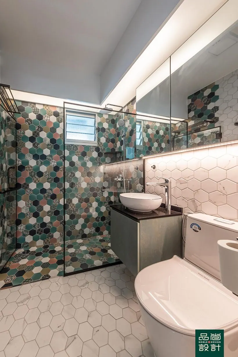 Bathroom in Teck Ghee Vista @ AMK 4-room — interior by Noble Interior Design