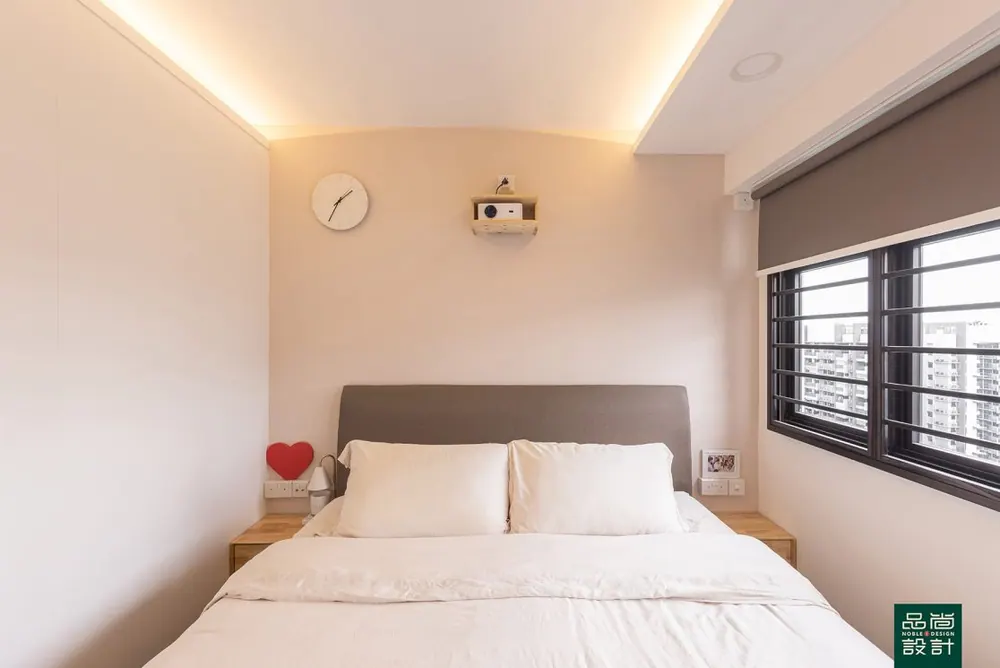 Master bedroom in Fernvale Rivergrove 4-room — interior by Noble Interior Design