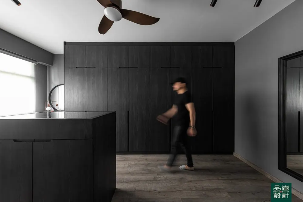 Wardrobe in GreenVerge @ Tampines 5-room — interior by Noble Interior Design