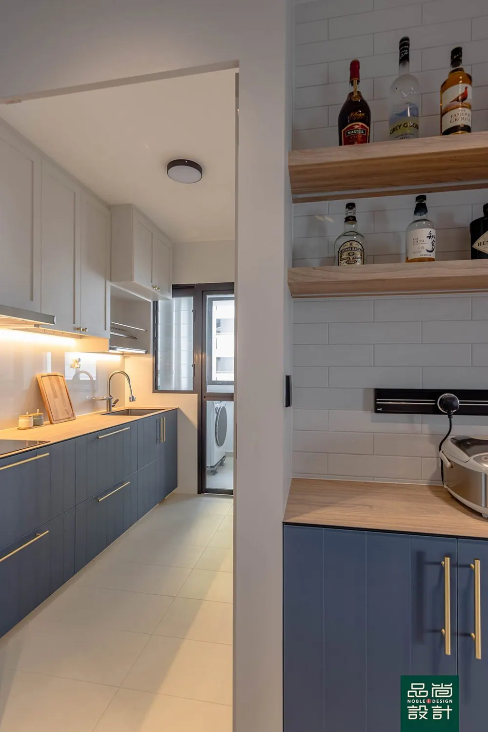 Kitchen in Waterfront II @ Northshore 4-room — interior by Noble Interior Design