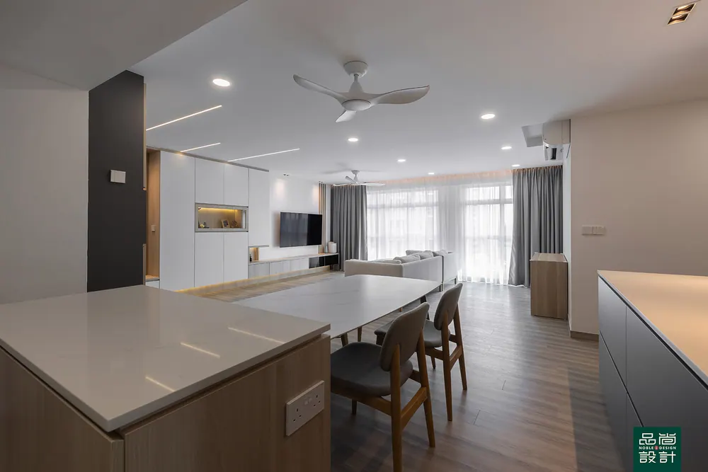Living room in Punggol Edgedale Plains 5-room — interior by Noble Interior Design
