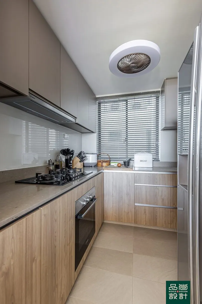 Kitchen in Twin VEW 4 Bedroom — interior by Noble Interior Design