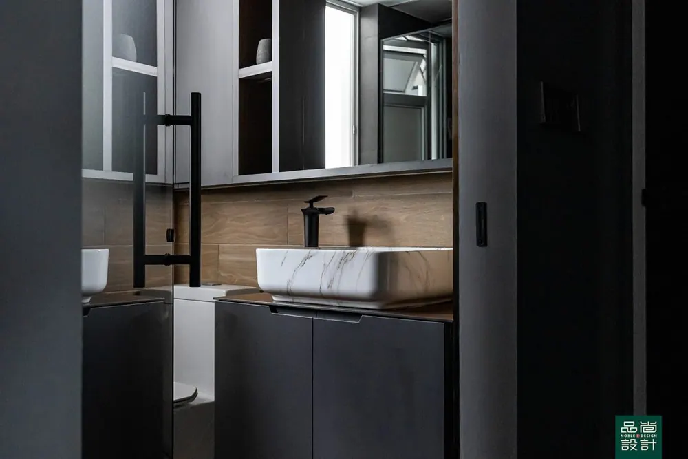 Bathroom in GreenVerge @ Tampines 5-room — interior by Noble Interior Design