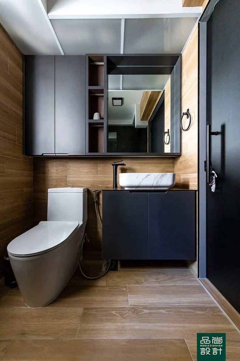 Bathroom in GreenVerge @ Tampines 5-room — interior by Noble Interior Design