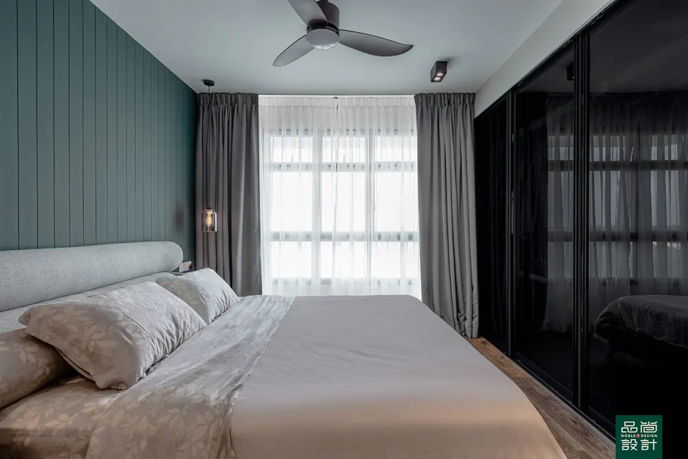 Master bedroom in Waterfront II @ Northshore 4-room — interior by Noble Interior Design
