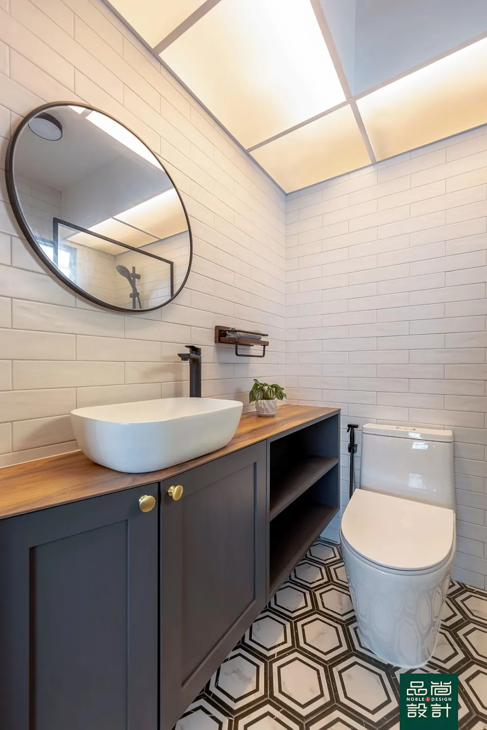 Bathroom in Waterfront II @ Northshore 4-room — interior by Noble Interior Design
