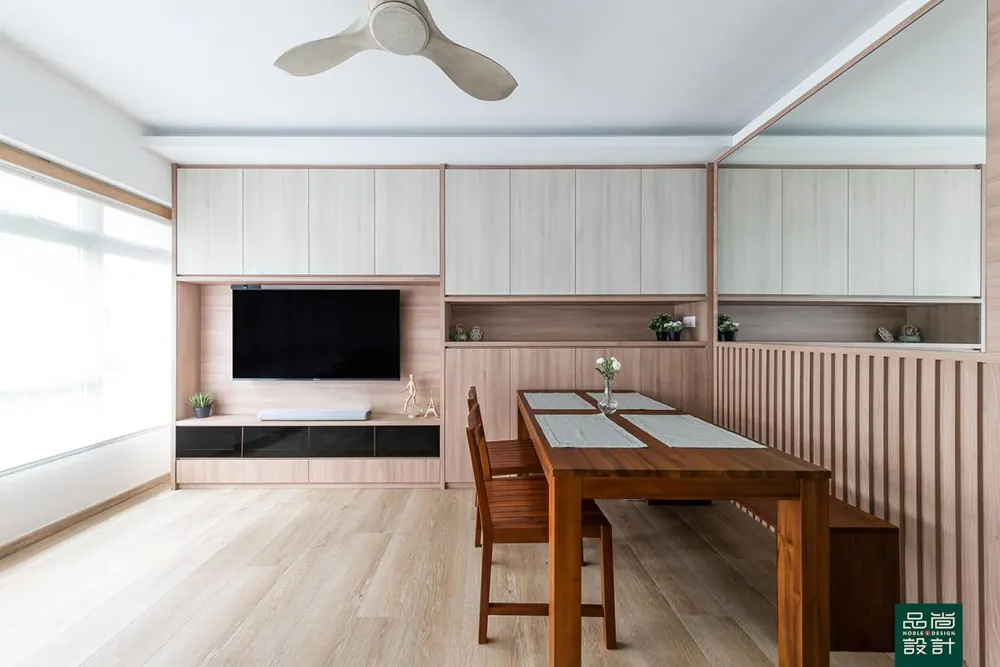 Living room in Teck Ghee Vista @ AMK 4-room — interior by Noble Interior Design