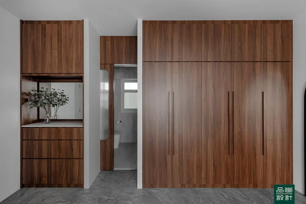 Wardrobe in GreenVerge @ Tampines 4-room — interior by Noble Interior Design