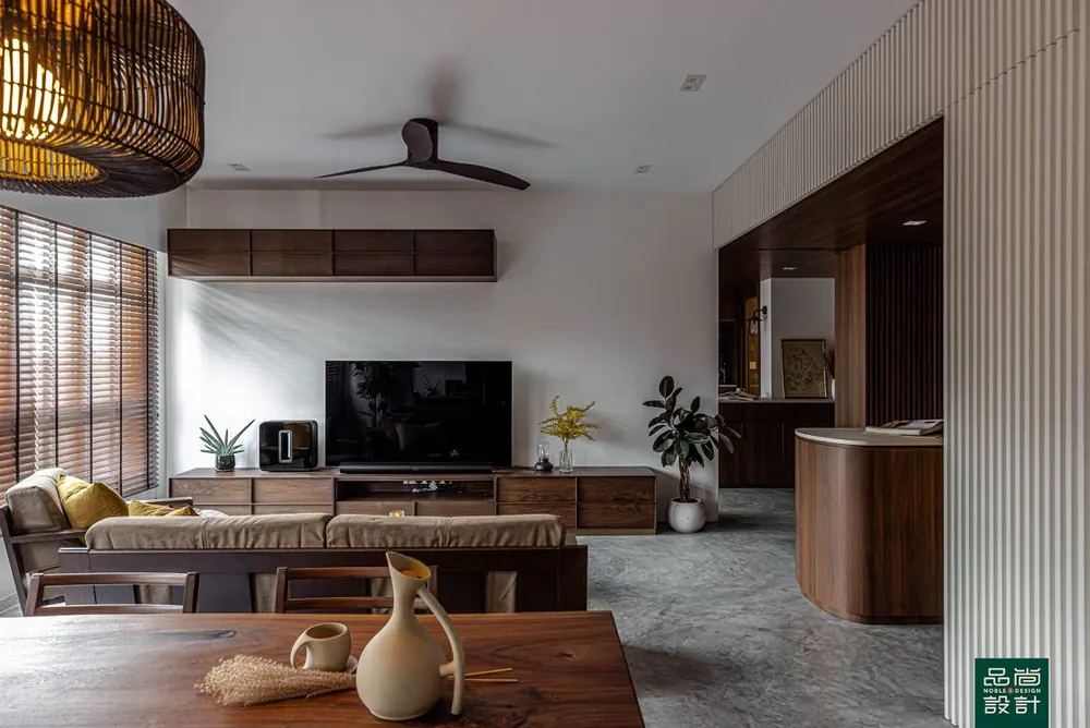 Living room in GreenVerge @ Tampines 4-room — interior by Noble Interior Design