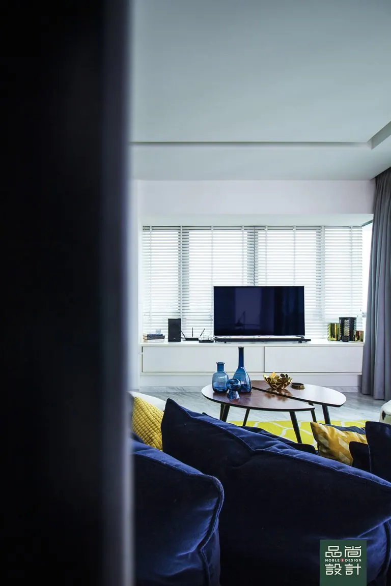 Living room in Pavilion 11 3 Bedroom — interior by Noble Interior Design