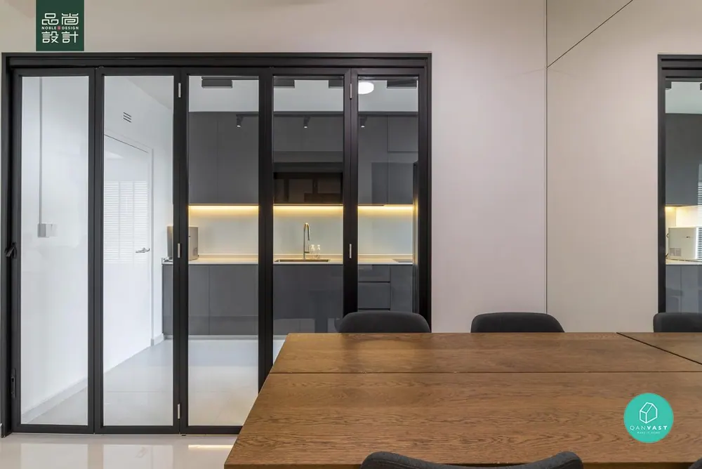 Dining area in Tenteram Peak 4-room — interior by Noble Interior Design