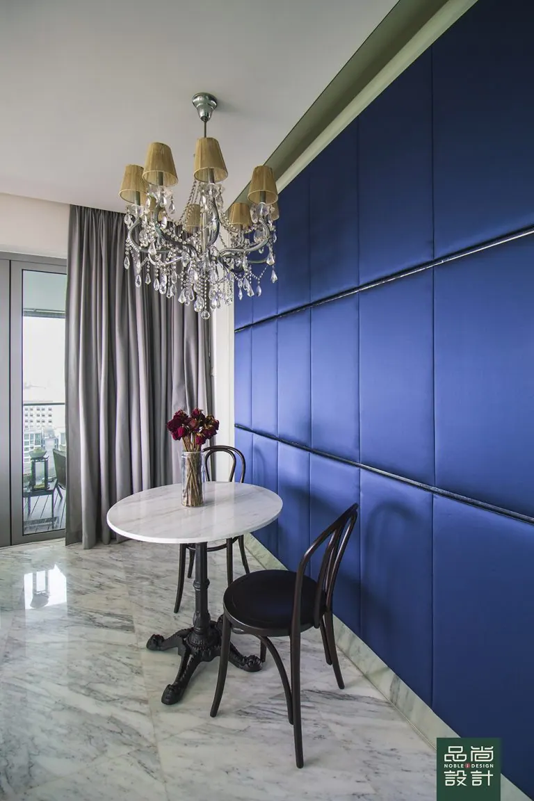Dining area in Pavilion 11 3 Bedroom — interior by Noble Interior Design