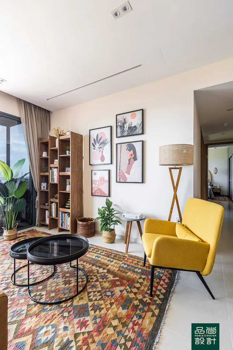 Living room in Twin VEW 4 Bedroom — interior by Noble Interior Design