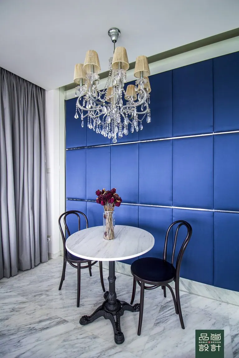 Dining area in Pavilion 11 3 Bedroom — interior by Noble Interior Design