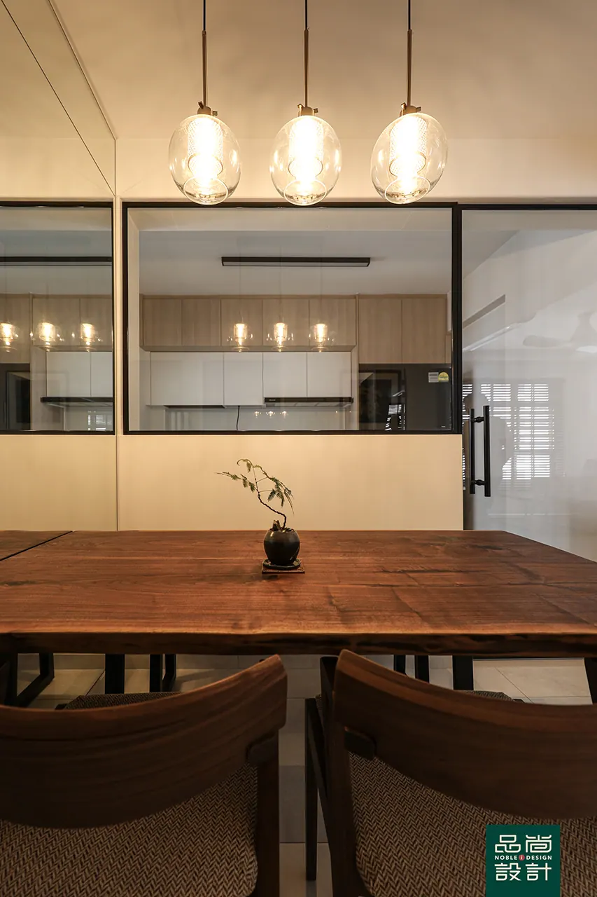 Admiralty Grove 4-room — interior by Noble Interior Design