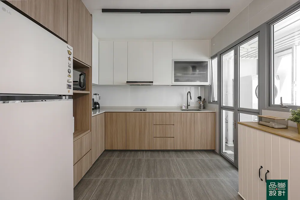 Alkaff Breeze 4-room — interior by Noble Interior Design
