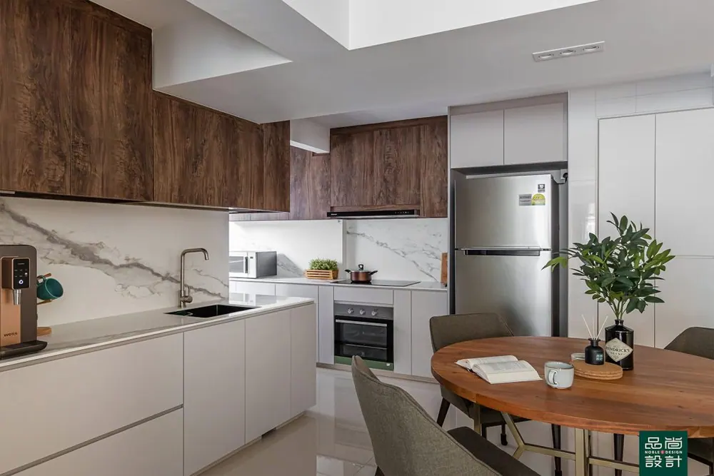 Alkaff Courtview 4-room — interior by Noble Interior Design