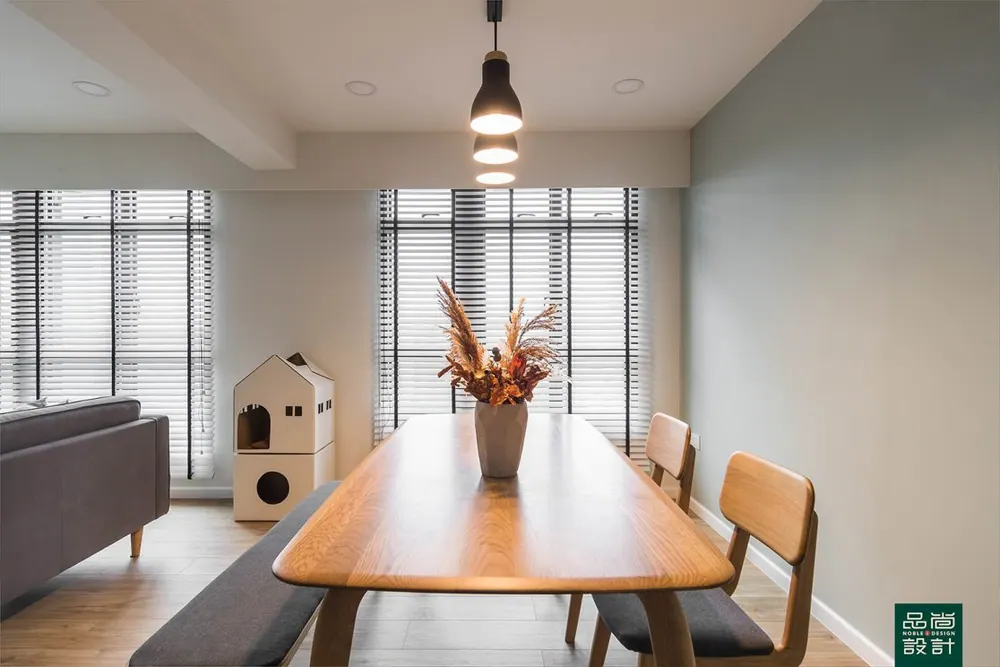 Dining area in Alkaff Lakeview 4-room — interior by Noble Interior Design