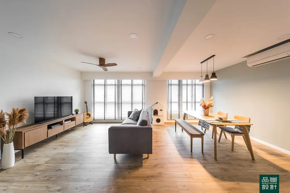 Living and dining in Alkaff Lakeview 4-room — interior by Noble Interior Design