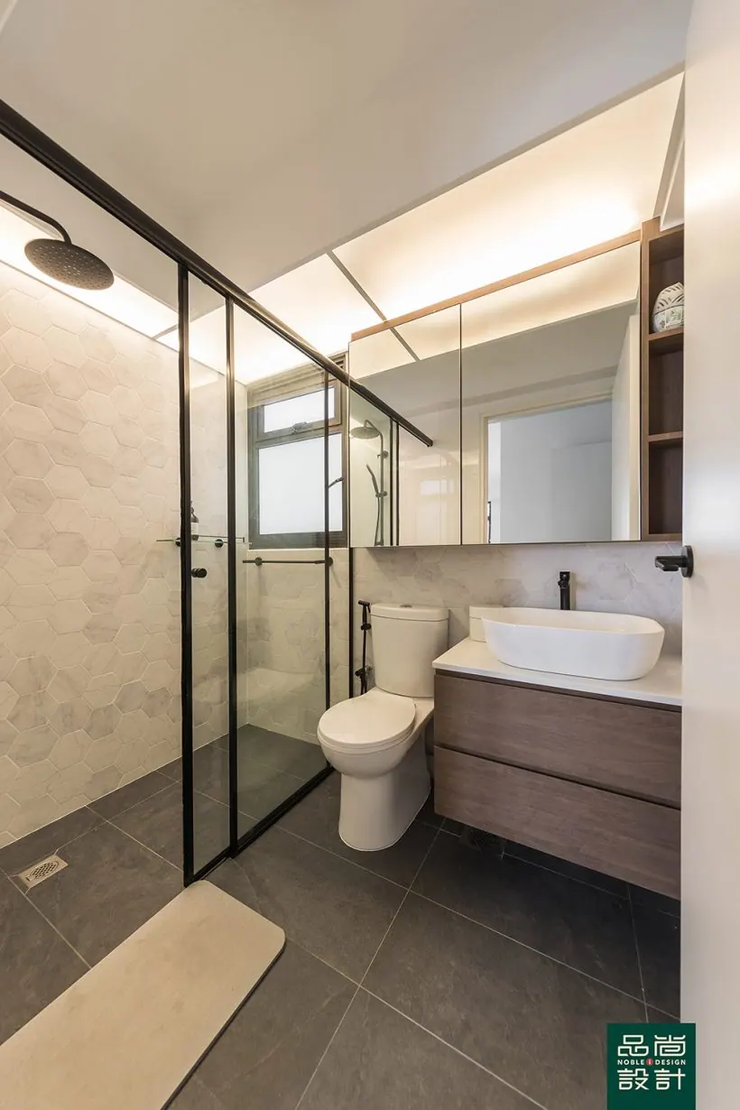 Bathroom in Alkaff Lakeview 4-room — interior by Noble Interior Design