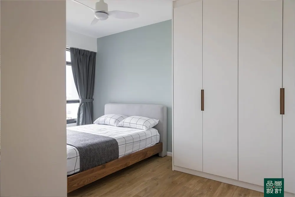 Master bedroom in Alkaff Lakeview 4-room — interior by Noble Interior Design